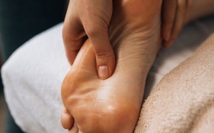 FOOT MASSAGE