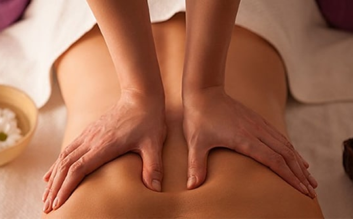 Massage thư giãn lưng, vai và cổ